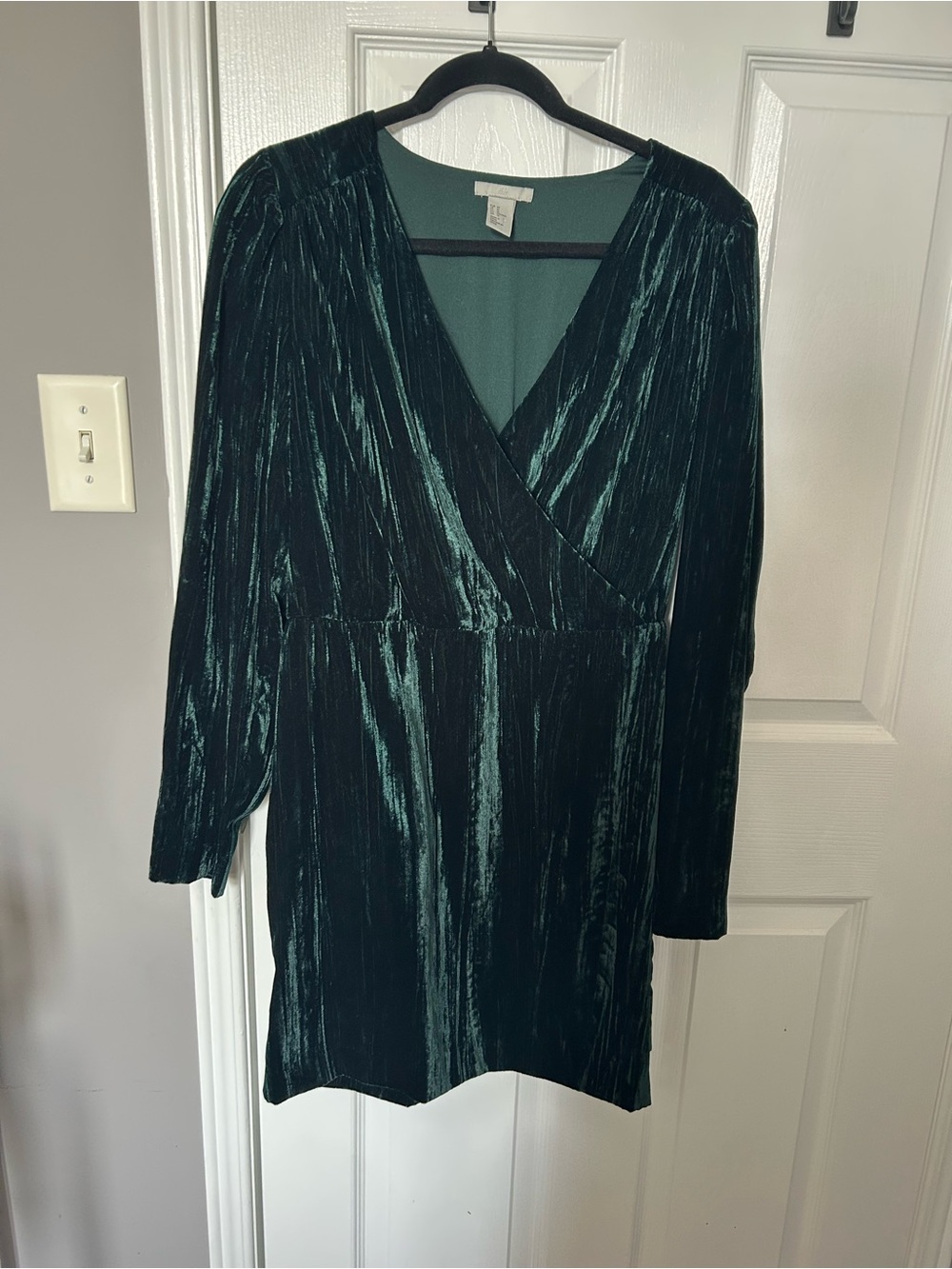 H&M Emerald Green Long Sleeve Velvet Wrap Dress